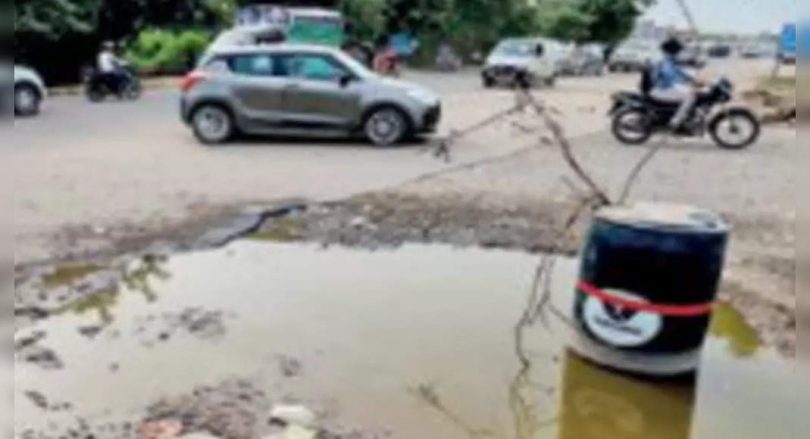 Gurugram: Nightmare commuter on a damaged stretch makes it worse at the monsoon