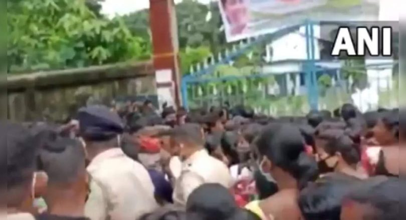 Stampede at the Covid Vaccination Center in Bengal, 25 injuries