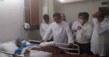 Raj Thackeray meets injured citizenship officials