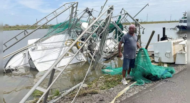 The US Navy Helicopter crashed into the South California Coast