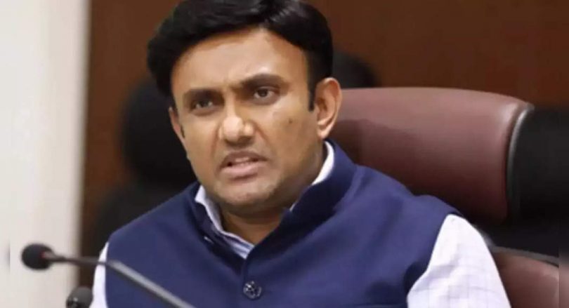 'College must be tested for non-carnataka students'