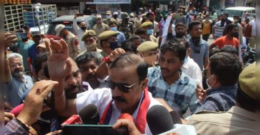 'Darbar Move': Party Party Apni Protest