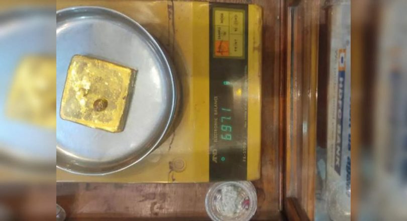The man who arrived from Sharjah was arrested with gold