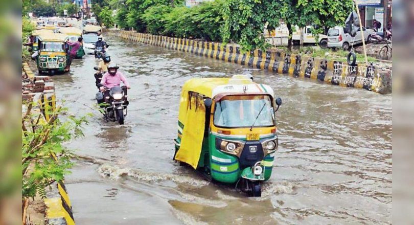 Some sectors of noida underwater, snarls in Ghaziabad