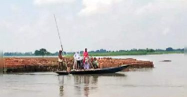 Grim flood situation in Champaran, Gopalganj