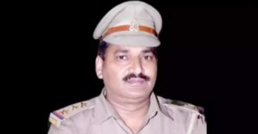 Feted on i-day, up COP took bribes 15 days later, caught