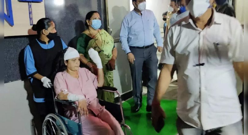 Attack of Thane Officials: Officials Protest