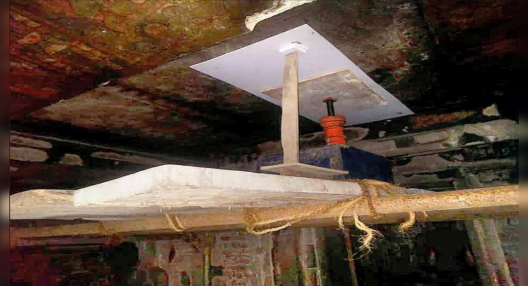 Painting Mars Rainwater in the Leading Cave in Ellora