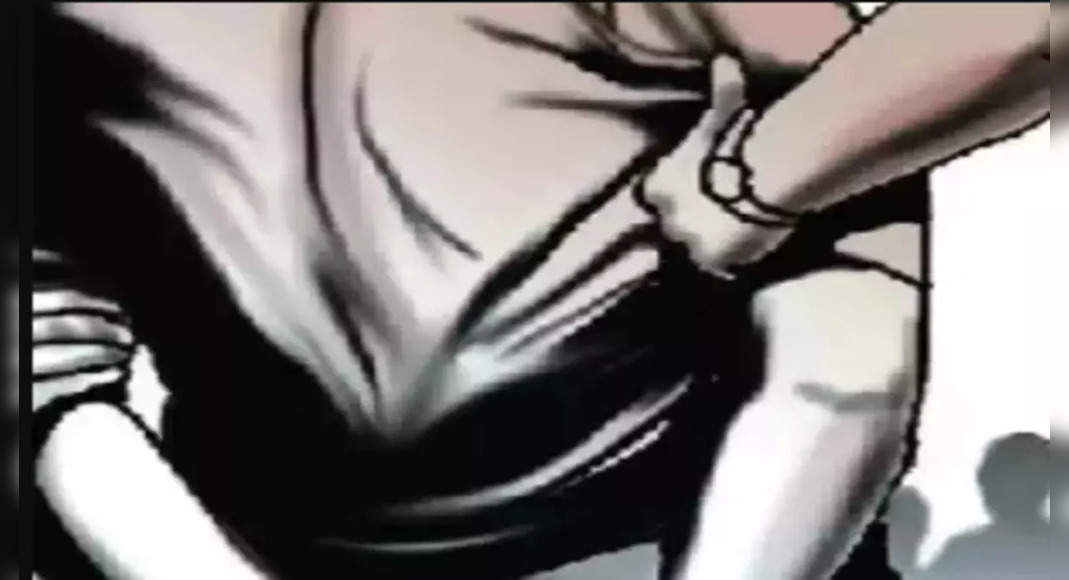 Pb: Humans are held for trying to damage the Ambedkar statue