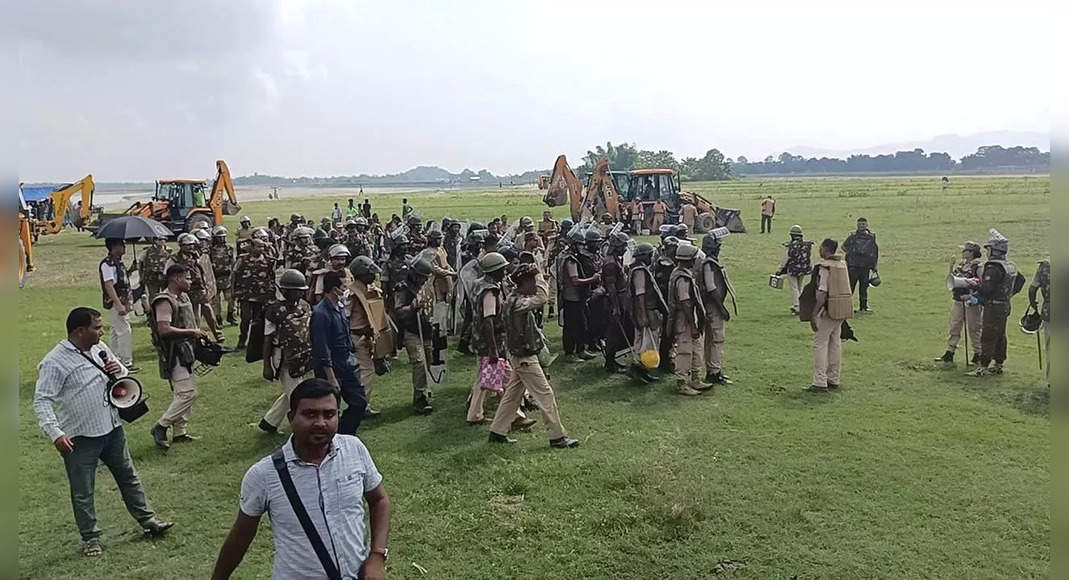 Two killed in shooting police on the assa-eviction site