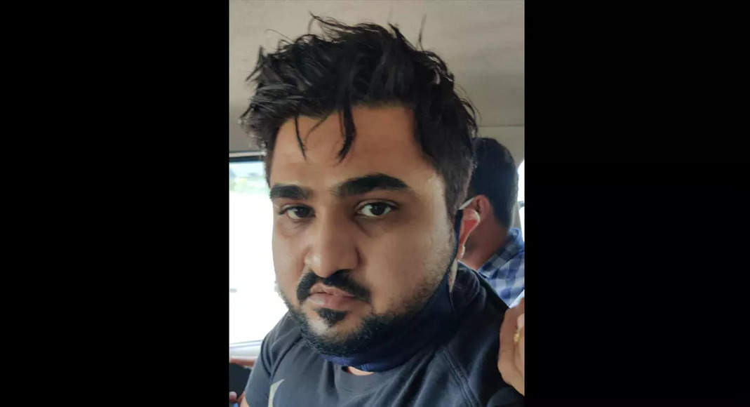 MBA graduates are held for Dupming Bhubaneswar Jeweler RS 1 Lakh