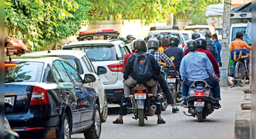 There is no help for commuters that cross the Singhu border