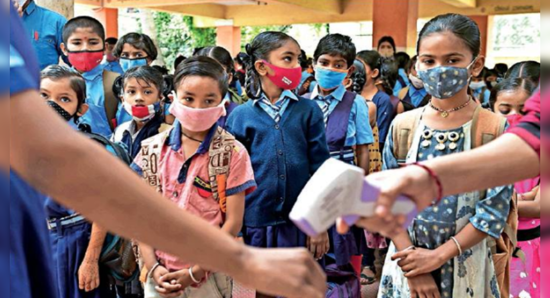 Covid panel k'taka warns of school crowds