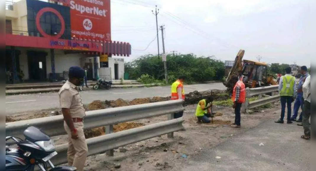 Cutting illegal highway at Kutch was closed, falling livestock death