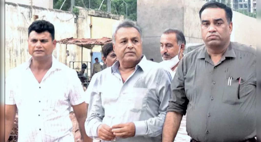 Gujarat HC suspends the ex-MP sentence, a bail grant