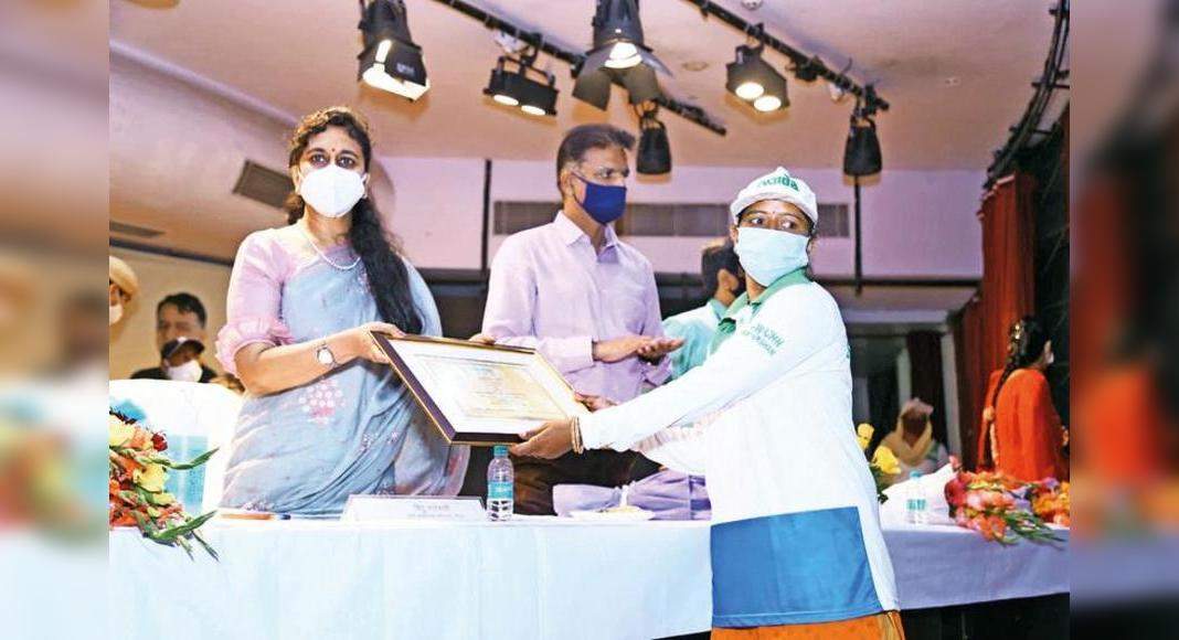 Vending zone pink for established in noida for women to start the kiosk