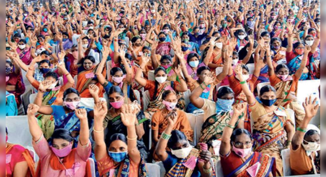 TRS Mulls holds CM KCR meets outside Huzurabad