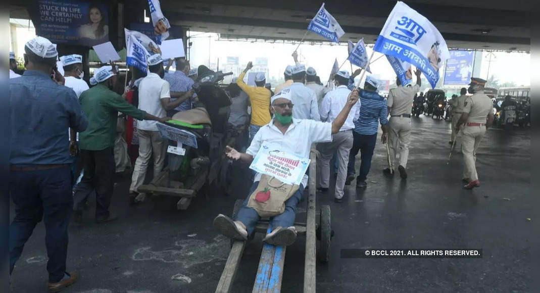 AAP Activists protest the increase in fuel prices