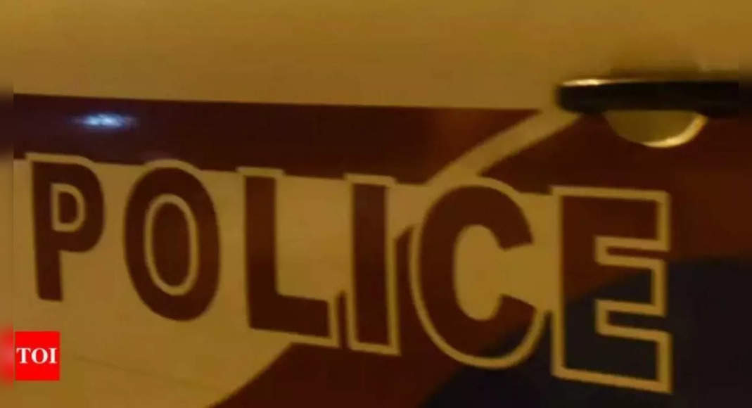 3 gangsters are held to try murder